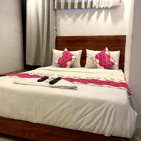 Hotel Delmond Prime- Near Nesco 뭄바이 외부 사진