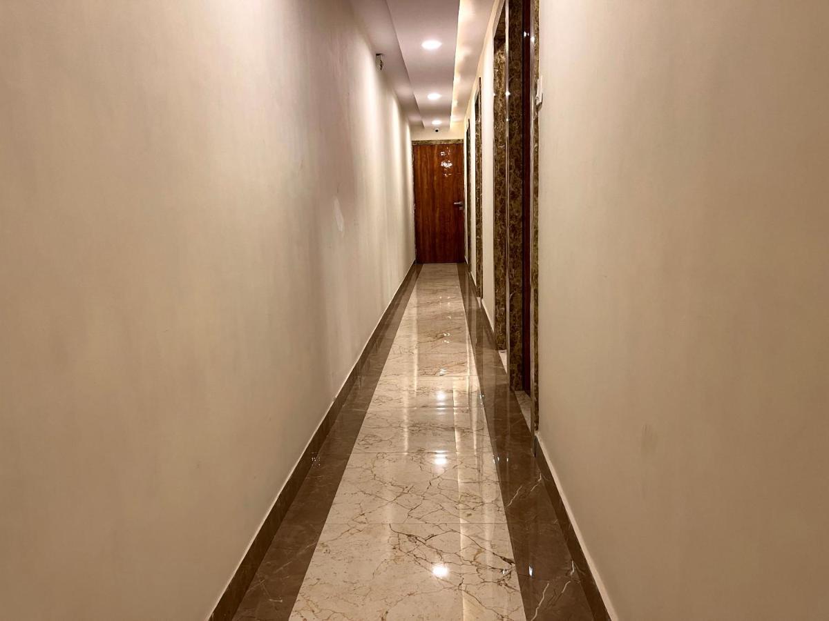 Hotel Delmond Prime- Near Nesco 뭄바이 외부 사진