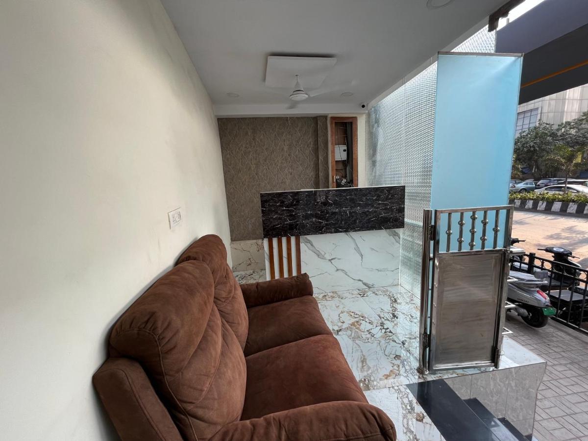 Hotel Delmond Prime- Near Nesco 뭄바이 외부 사진